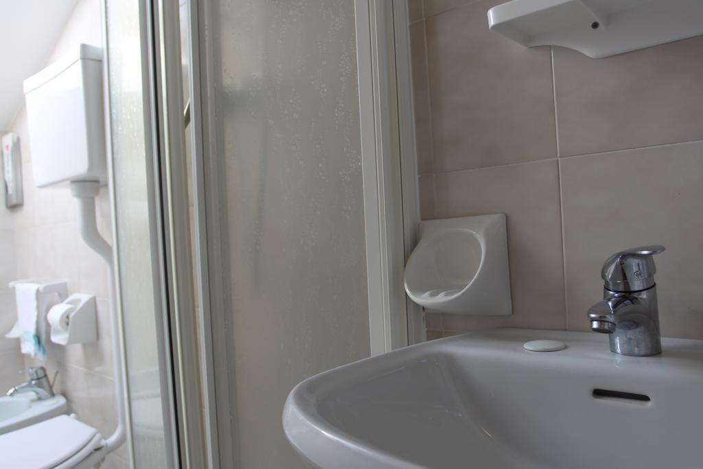 Hotel Adele Bellaria-Igea Marina Oda fotoğraf